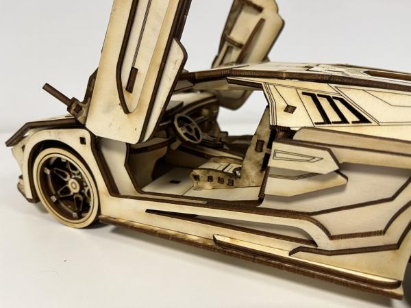 Lamborghini Murciélago als 3D Großmodel - Innenleben bei geöffneter Tür